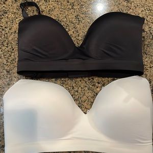 Bundle! EUC 2 Soma ENBLISS Luxe Lace Back Wireless Bras. 38DDD.